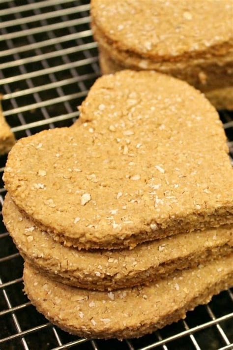 Homemade Apple Peanut Butter Dog Treats – Must Love Home