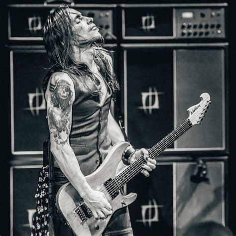 An Interview with Nuno Bettencourt (3/29/16)