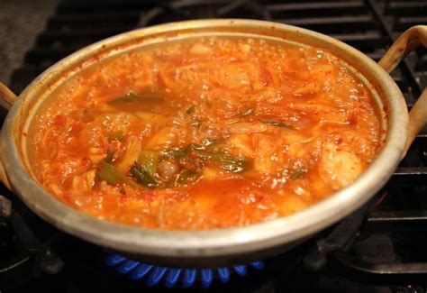 Kimchi stew (Kimchi-jjigae) recipe - Maangchi.com