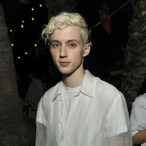 Troye Sivan Just Debuted a Dramatic New Look—And He’s Practically ...