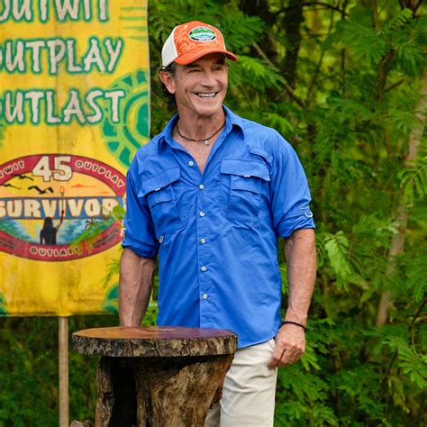 Jeff Probst Will No Longer Snuff the Torches of 'Survivor' Quitters ...