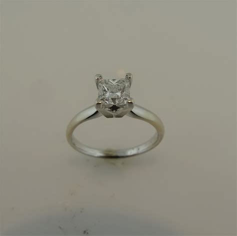 .72 Princess cut Solitaire in white gold - Diamond Mine