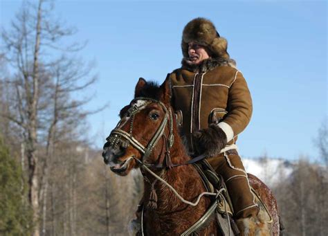 Vladimir Putin Gets On His High Horse (PHOTO) | HuffPost