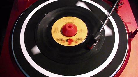 The Shangri-Las - Remember (Walking in the Sand) - Vinyl 45 rpm - 1964 - YouTube