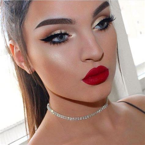 #BeginnerMakeupTips #EyeMakeupSilver in 2020 | Red lip makeup, Red lips makeup look, Elegant makeup