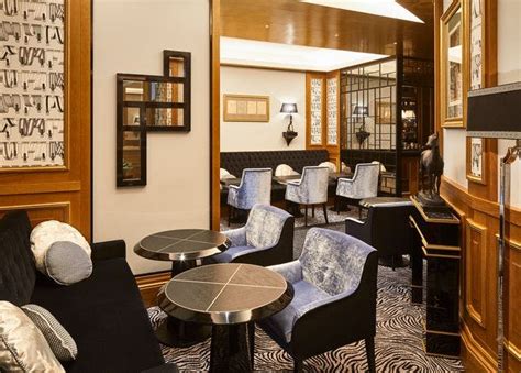 Centrally located Art Deco hotel in Paris | Luxury travel at low prices | Secret Escapes