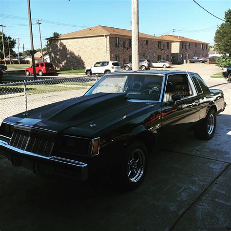 Avoid's 1982 Buick Regal - Holley My Garage