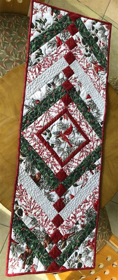 Outstanding holiday quilts #holidayquilts | Christmas table runner ...