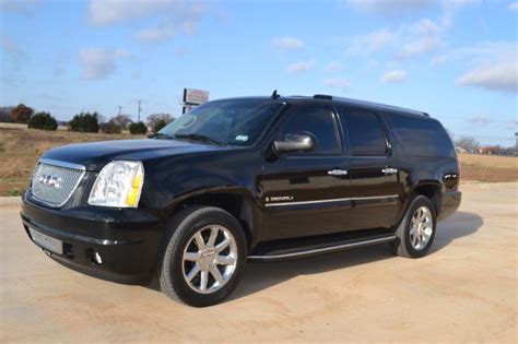 2008 GMC Yukon XL - Information and photos - MOMENTcar