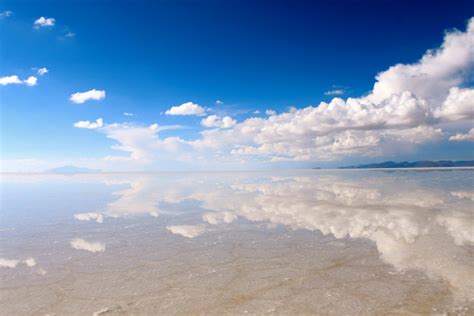 Salar de Uyuni, The World's Largest Natural Mirror - Traveldigg.com