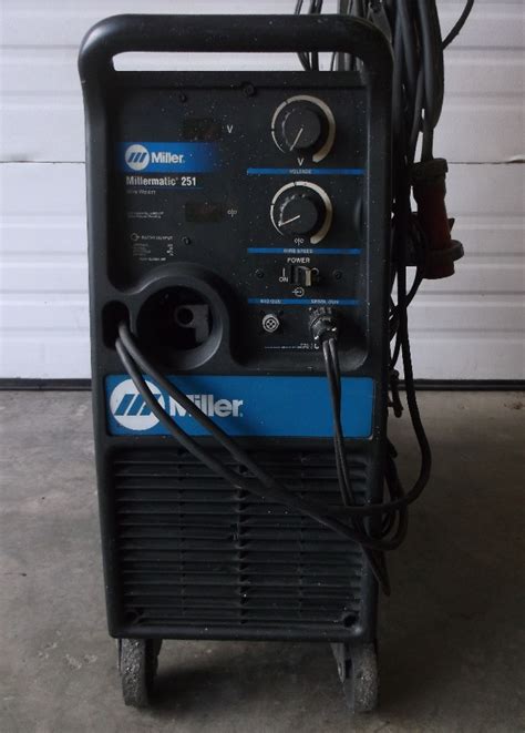 Miller Millermatic 251 Welder with Spoolmatic 30A Spool Gun | eBay