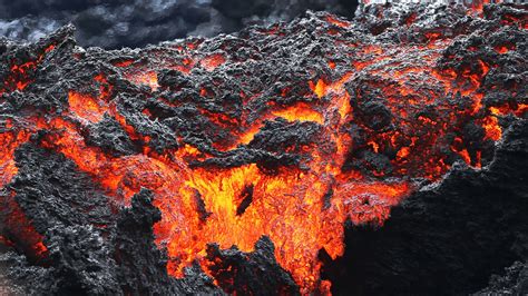 How 1 Hawaii Resident Is Documenting The Kilauea Volcano Eruption : NPR