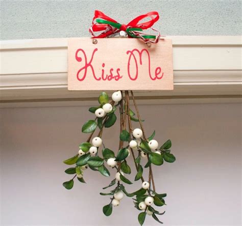 Mistletoe: The Evolution of a favorite Christmas Tradition - PRETEND Magazine