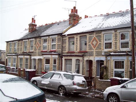 Snow Reveals Lack Of Insulation | greenreading