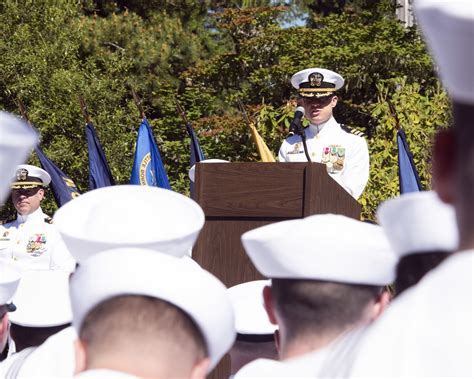 DVIDS - News - USS Henry M. Jackson Blue Crew Conducts Change of Command