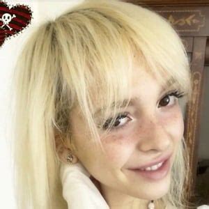 Sophie Powers - Age, Family, Bio | Famous Birthdays