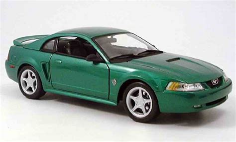 Diecast model cars Ford Mustang GT 1/18 Maisto GT grun 1999 ...