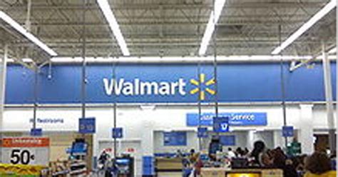 Ky. woman glued to Walmart toilet seat no accident? - CBS News