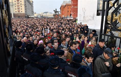 Thousands commemorate St. Petersburg victims (photos) | protothemanews.com