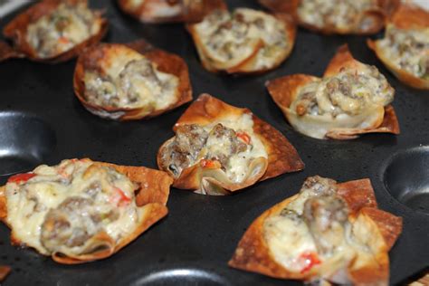 Simply Gourmet: Cheesy Sausage Cups