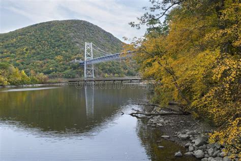 Fall Bear Mountain Bridge stock image. Image of seasons - 16620067