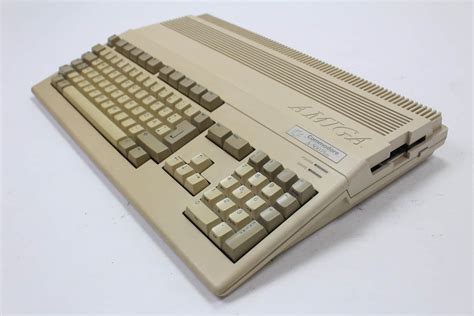 Commodore Amiga 500 Plus - Clous