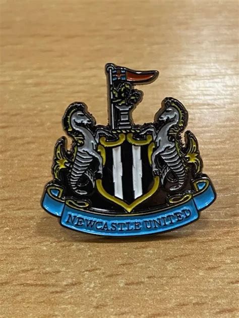 NEWCASTLE UNITED FC - BADGE 3 £0.99 - PicClick UK