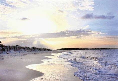 Two Texas cities considered among the most affordable beach towns in America