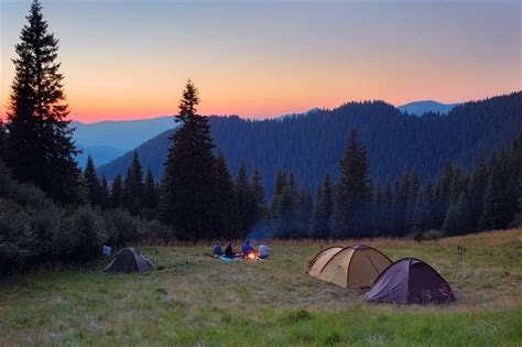 Qué debes llevar a acampar para que no se vuelva un martirio tu experiencia | Arena Pública