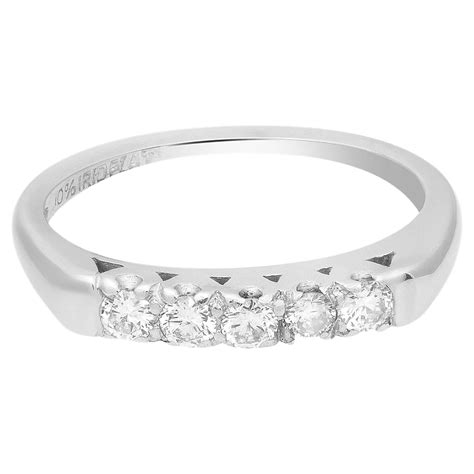 Crossover Diamond Ring in 18k White Gold For Sale at 1stDibs