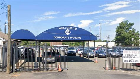 Reserve Corporate Airport Parking EWR | Way.com