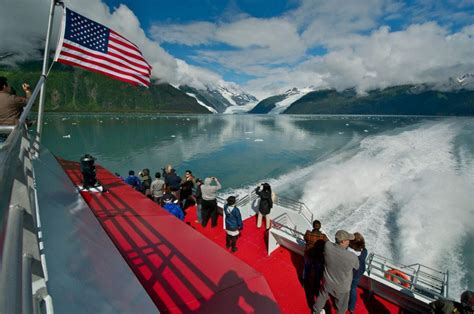 Best Alaska Cruise Shore Excursions | Day Trips to Multiday Alaska Tours