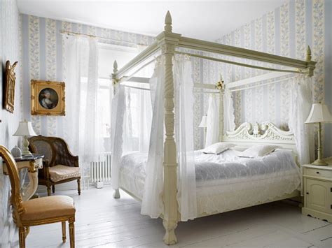 White Romantic Decorated Bedroom Stock Photo - Download Image Now - iStock