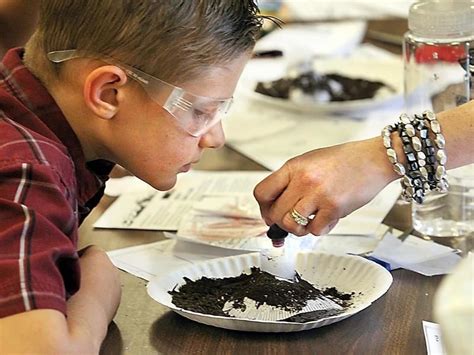 Students take science experiments into own hands | Entertainment | victoriaadvocate.com