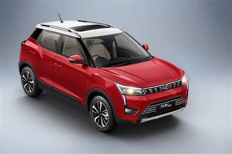 2021 Mahindra XUV300 Dual-tone Red - AUTOBICS