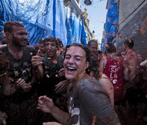 La Tomatina Festival - In Pictures