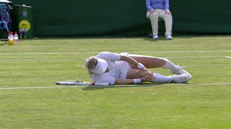 Bethanie Mattek-Sands: Wimbledon player injures knee (video) - Sports Illustrated