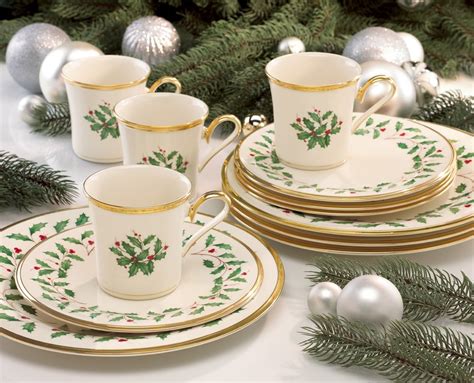 Christmas Holiday Dishware: Best-Rated Christmas Holiday Dinnerware ...