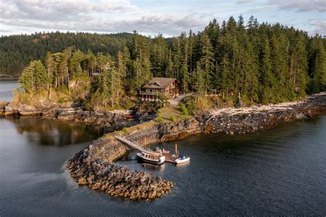 A Super Cabin on the Shores of Quadra Island, B.C. - The New York Times