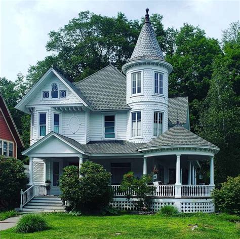 Gorgeous Victorian Homes