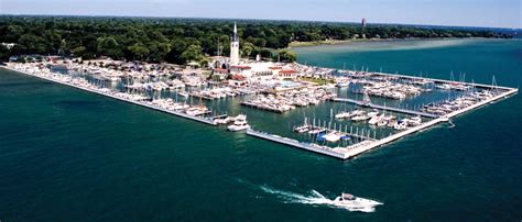 Grosse Pointe Yacht Club - Grosse Pointe Shores, Michigan - Marinalife