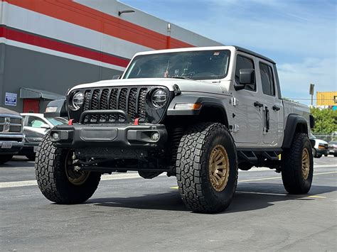 2020 Jeep Gladiator - 17x8.5 Black Rhino Wheels LT37x12.50R17 Toyo Tires