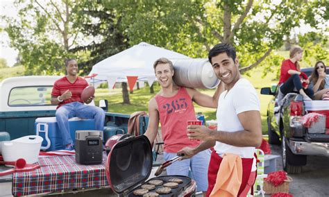 What is a Tailgate Party and What Should You Bring?