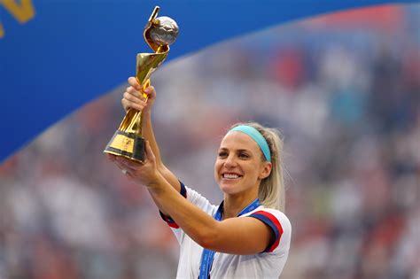 Julie Ertz Beats Megan Rapinoe For 2019 USWNT Player Of The Year