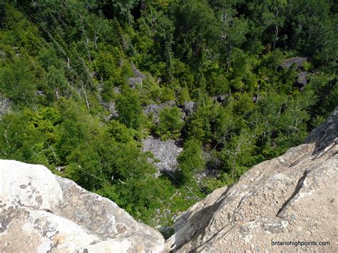 ontariohighpoints.com » Blog Archive » The view down from the cliff edge