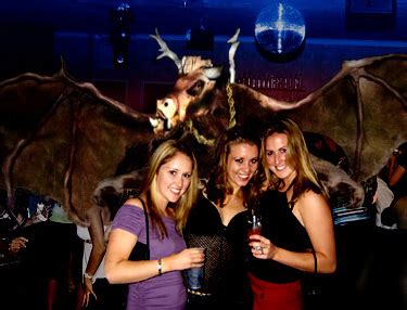 JERSEY DEVIL SIGHTINGS IN SOUTH BEACH - Weekly World News