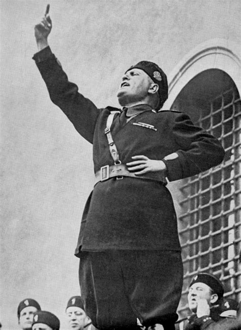 Benito Mussolini, chi era? Biografia del dittatore | Video | Studenti.it