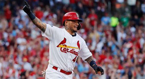 Cardinals re-sign catcher Yadier Molina for 18th season