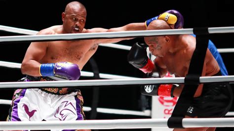 Photos: Mike Tyson, Roy Jones Jr. draws in exhibition boxing match