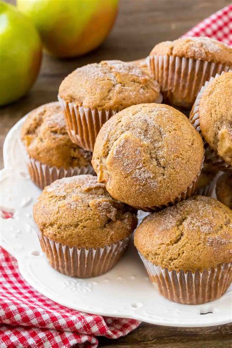 Apple Cinnamon Muffins | Lil' Luna